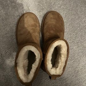 classic II Minis Chestnut- men’s size 8/ women’s equivalent size 10.